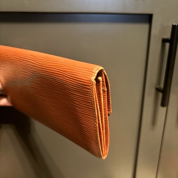 Louis Vuitton Pochette Portemonnais Epi Leather Brown Long Wallet - Picture 4 of 9